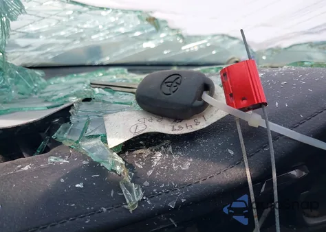 2016 Toyota Corolla S Plus z USA, uszkodzony, nr VIN 2T1BURHE7GC500593